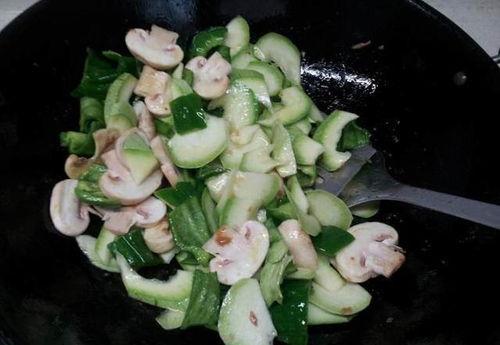 白瓜烂了还可以吃嘛视频,白瓜烂了还能吃吗？专家揭秘真相