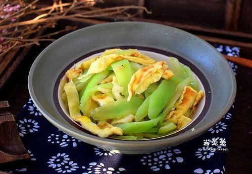 兔子瓜炒鸡蛋可以吃吗视频,家常美食新尝试