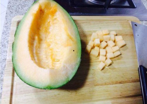 胖妈吃哈密瓜最新视频,甜蜜滋味尽享其中!