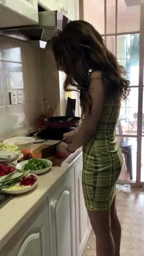 吃瓜少女煮饭视频下载,少女煮饭视频下载,美食之旅开启!